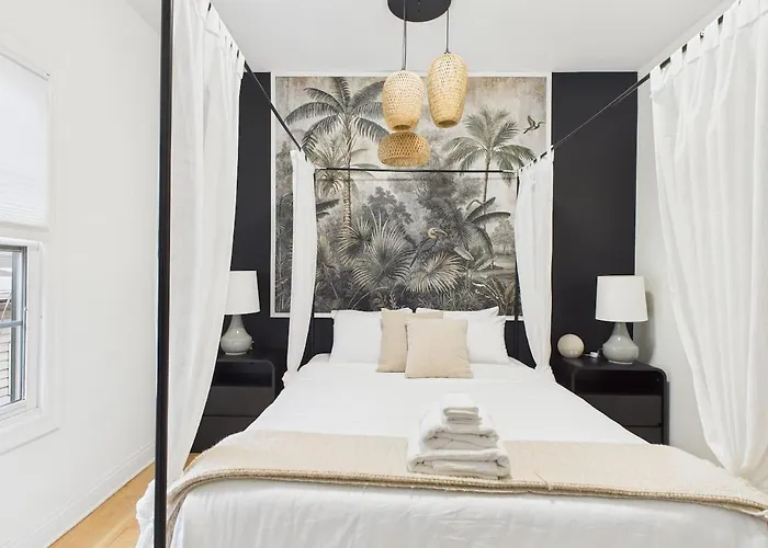 Historic Estate 10 Bedroom Sleeps 16, Game Hébergement de vacances Chicago