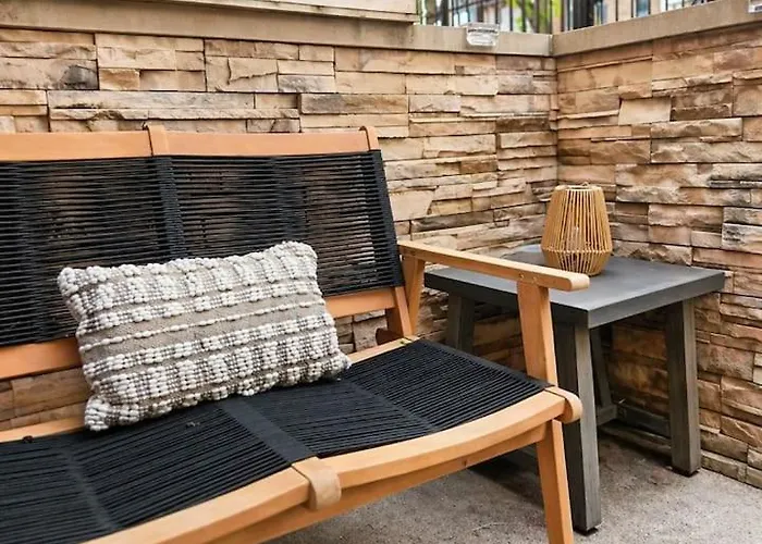 Historic Estate 10 Bedroom Sleeps 16, Game Chicago